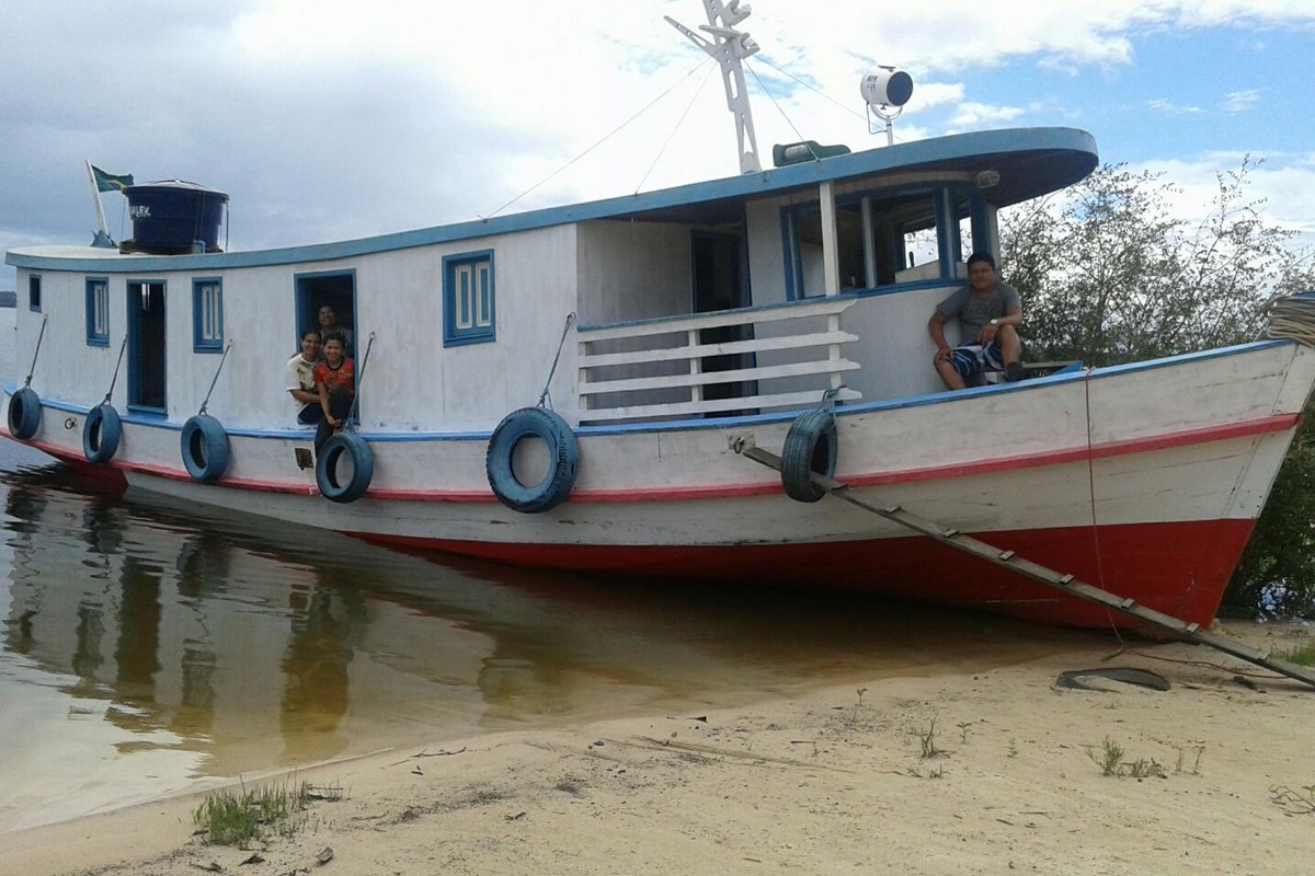 Barca con cui la Parrocchia visita le famiglie del posto
