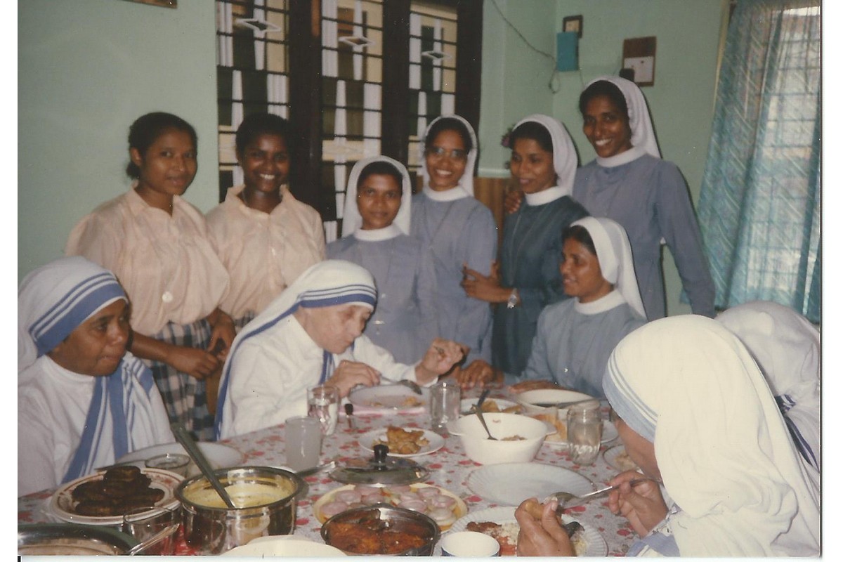 Madre Teresa a pranzo con le nostre Maestre Pie