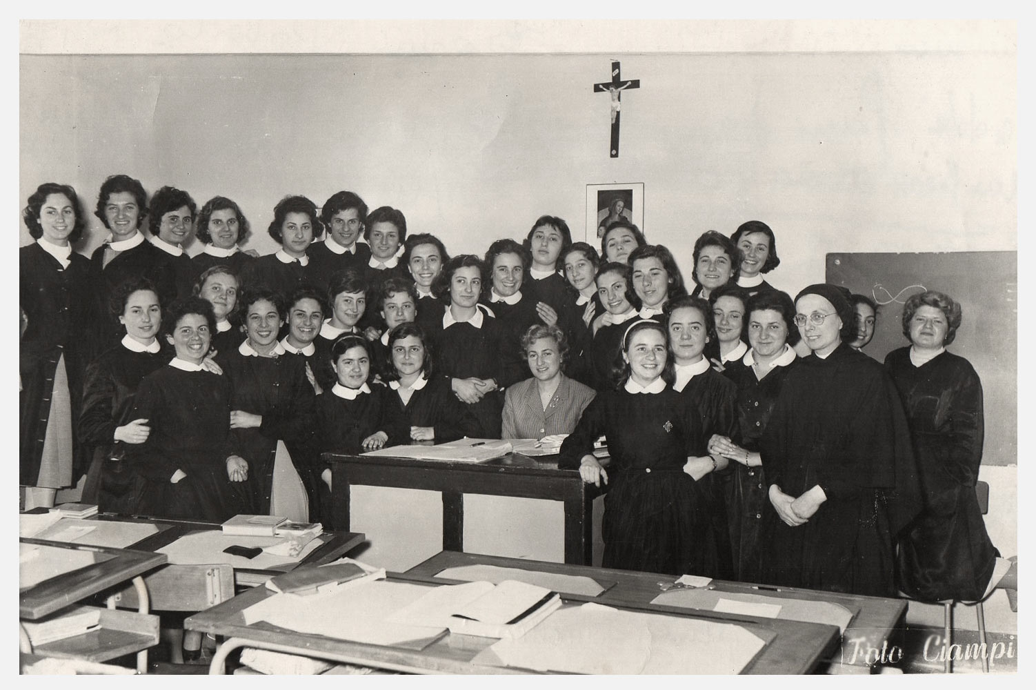 Livorno - Paradisino, 1958   Classe V Istituto Tecnico Femminile