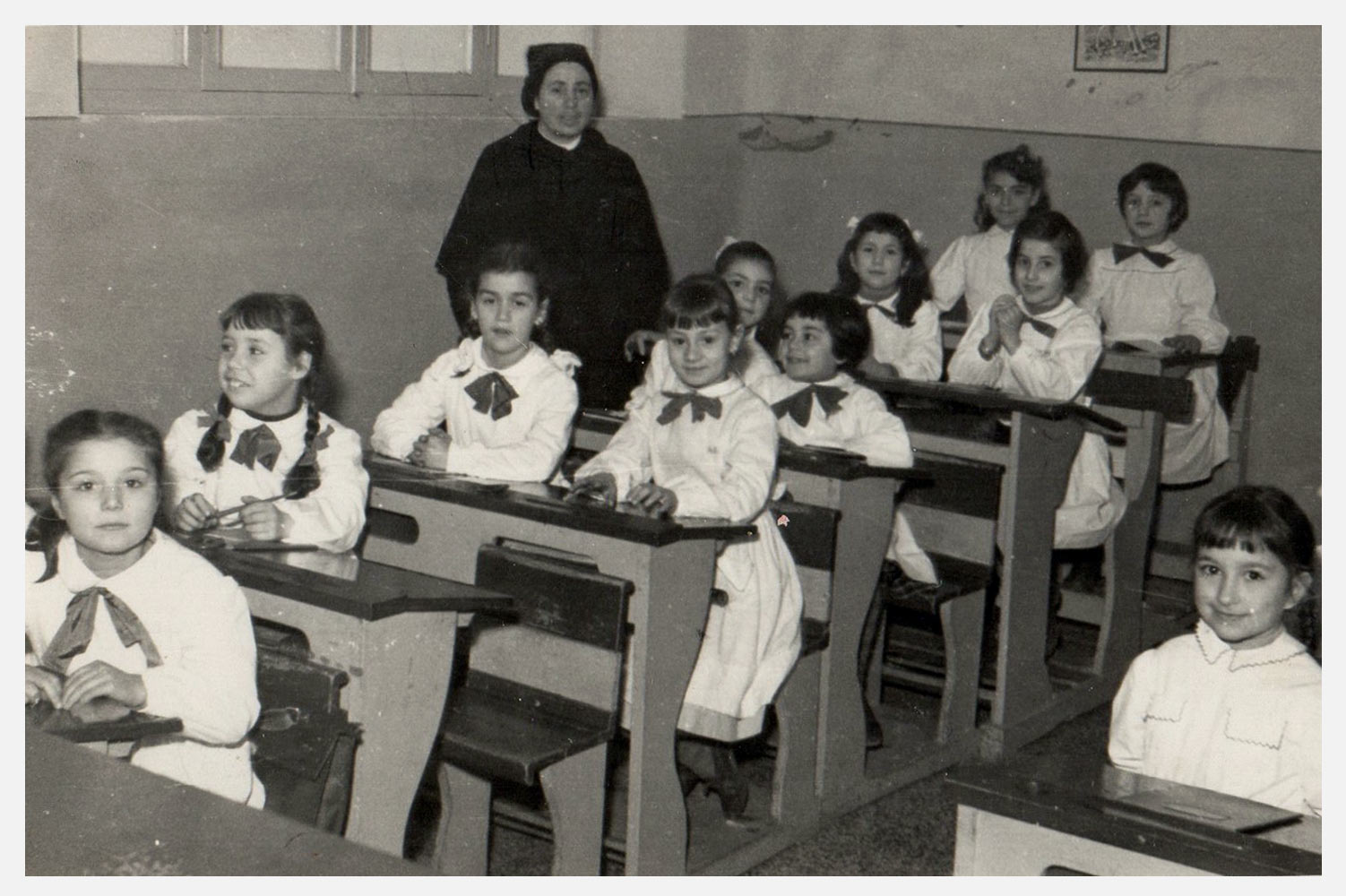 Livorno - Paradisino, 1957   Suor Amelia in classe