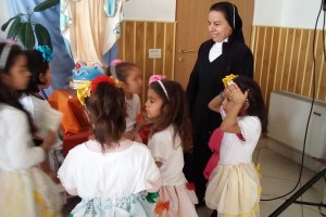 Romania - I bambini con sr. Giuliana