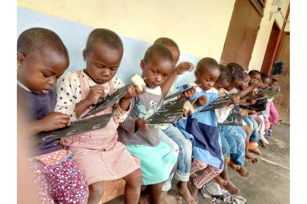 I bambini del villaggio di Bimengue (Camerun)