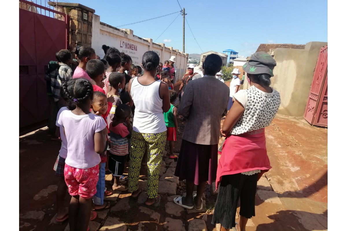 Madagascar - Posa prima pietra oratorio MPV